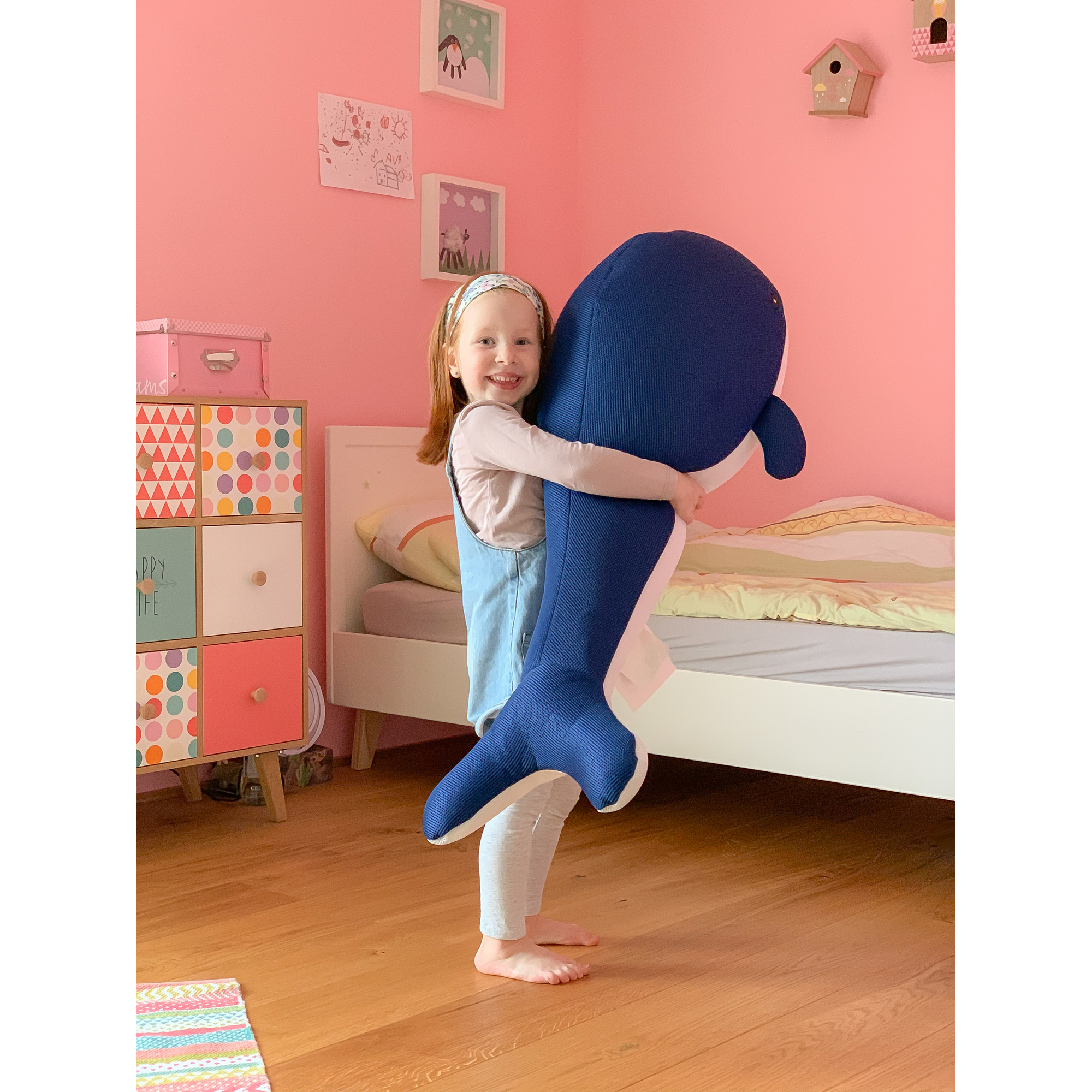 Schwimmtier 'Buddy Wal' blau Textil 50 x 104 x 38 cm