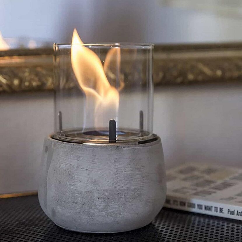 Dekofeuer mit Flamme im Glas
