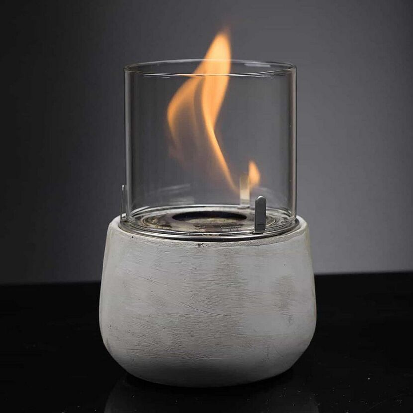 Dekofeuer mit Flamme in Glaszylinder
