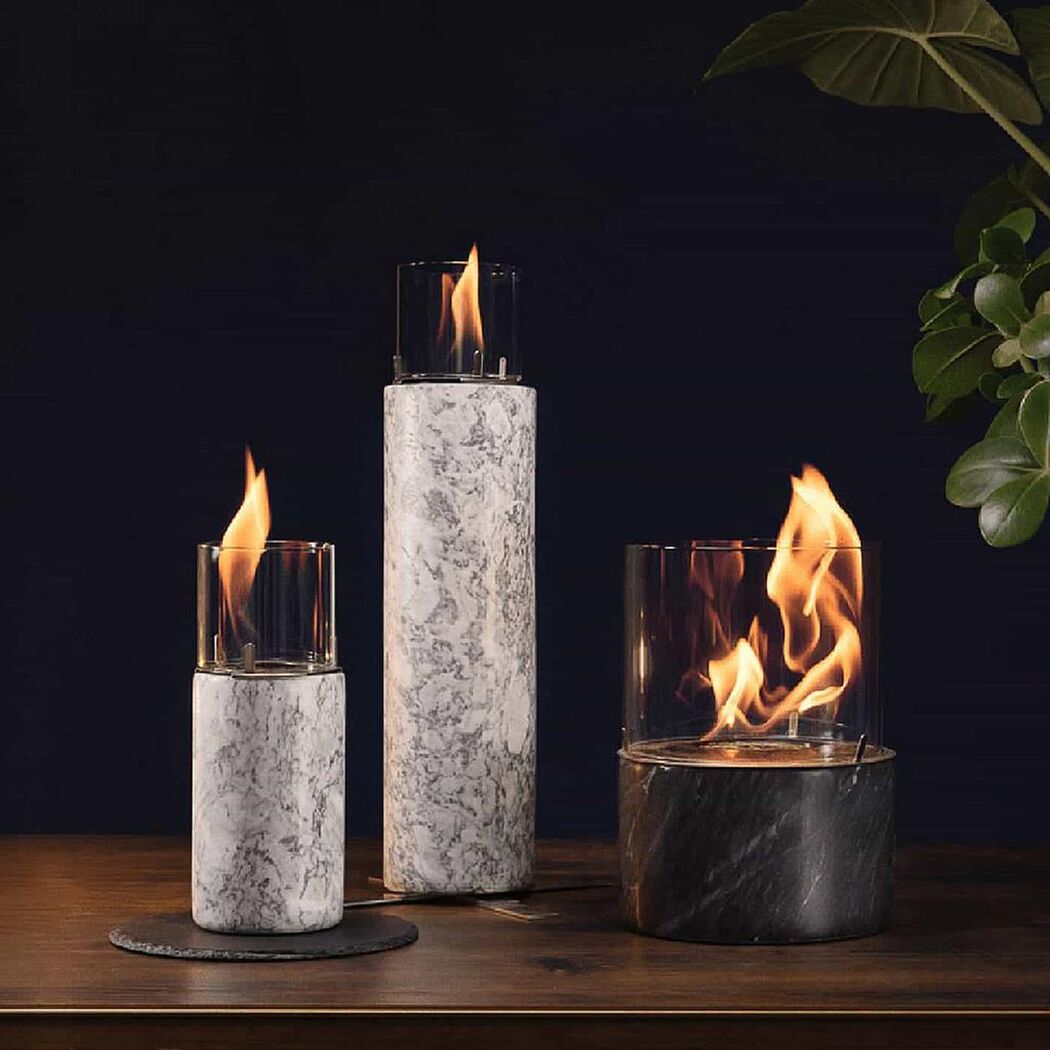 Drei Dekofeuer aus Marmor mit Glaszylinder