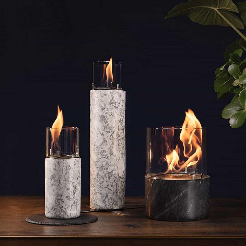 Drei Dekofeuer aus Marmor mit Glaszylinder