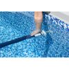 Poolreinigung mit Schlauch