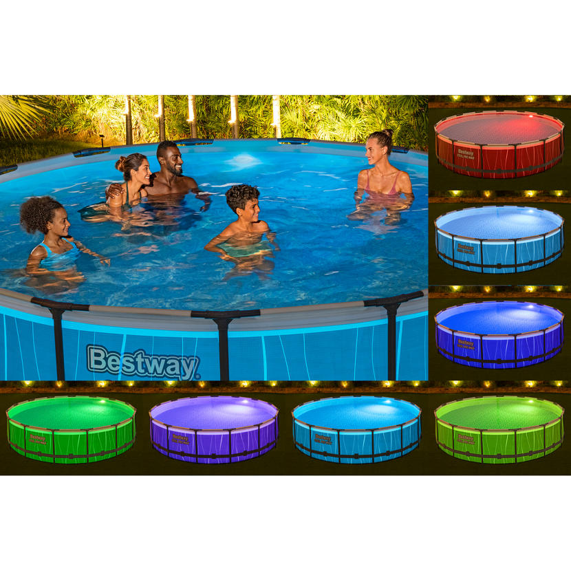 Familie im beleuchteten Bestway Pool