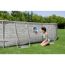 Zwei Personen am Frame Pool
