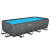 Rechteckiger Pool mit Metallrahmen