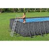 Pool mit Leiter