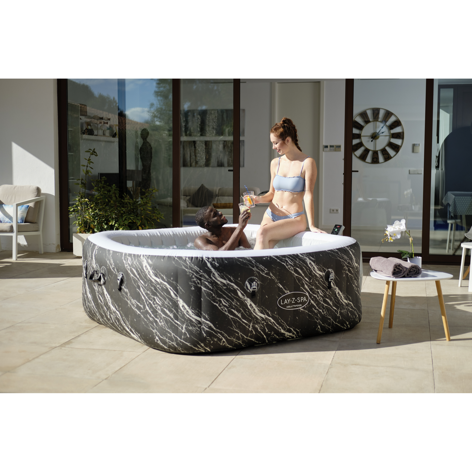 LED-Whirlpool 'LAY-Z-SPA®Hollywood AirJet™' Marmor-Optik 180 x 180 x 66 cm