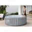 Aufblasbarer Whirlpool mit Person