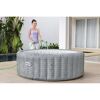 Aufblasbarer Whirlpool LAY-Z-SPA, befüllt mit Gartenschlauch