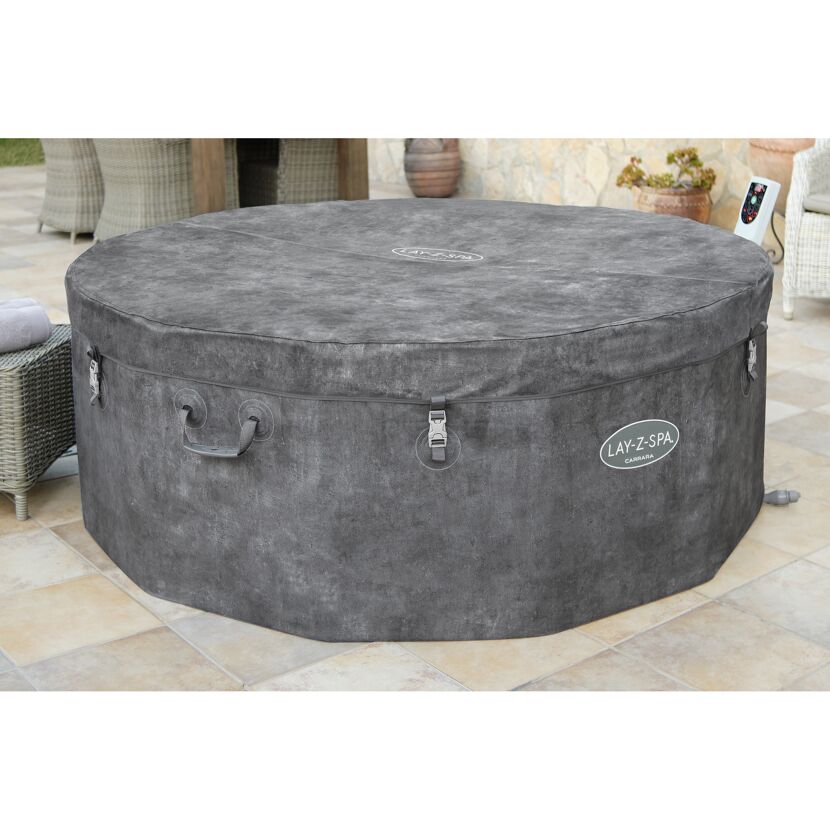 Abgedeckter Whirlpool