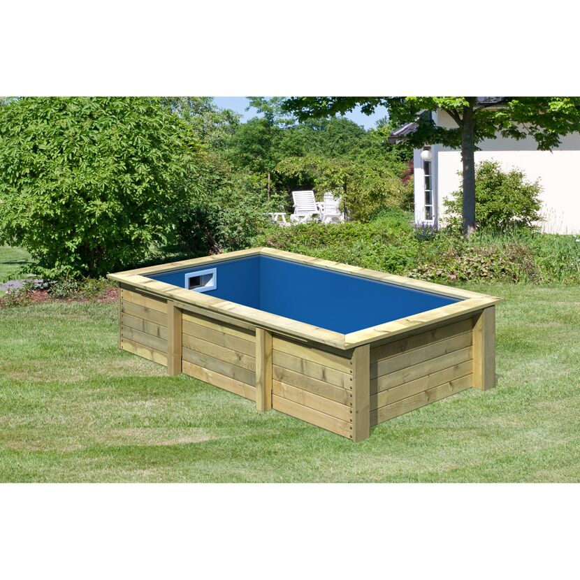 Holzpool im Garten
