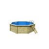 Achteckiger Holzpool mit blauer Innenfolie und Holzleiter.