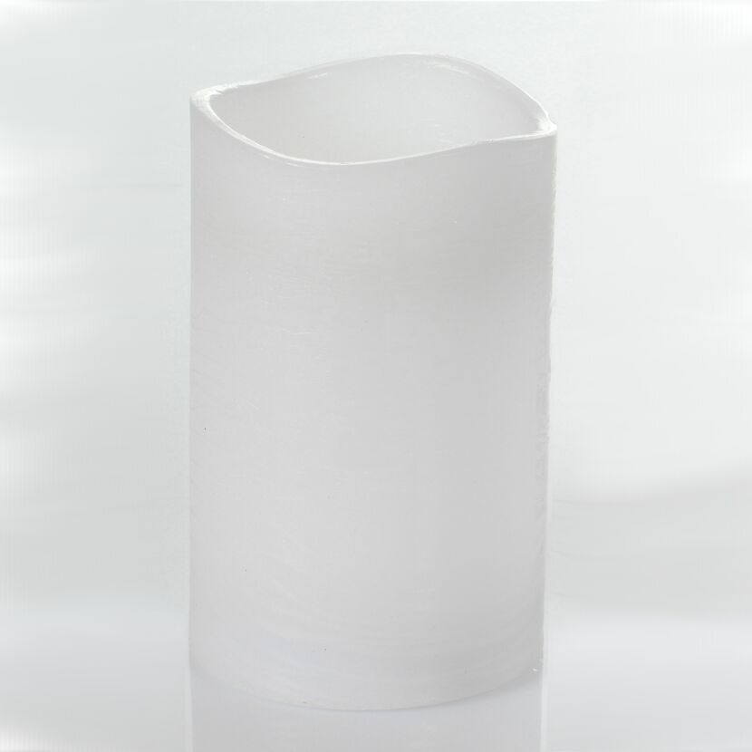 Weiße LED Kerze Rustik 7,5x14cm