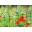 Grünes Ziergeflecht Rondo vor Garten