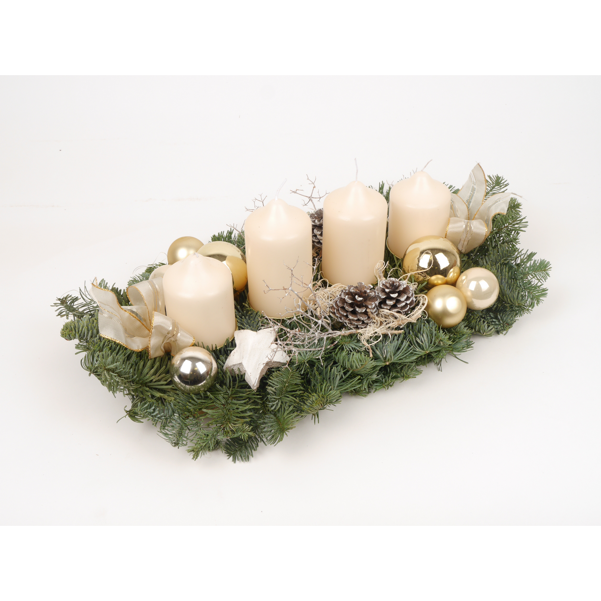 Adventsgesteck weiß mit weihnachtlicher Dekoration, inklusive vier Kerzen + product picture