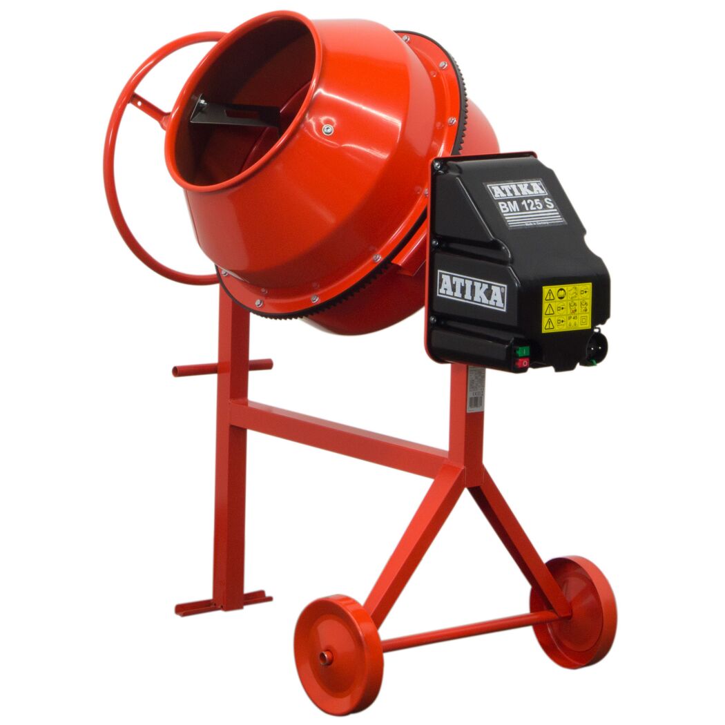 Roter Betonmischer von Atika