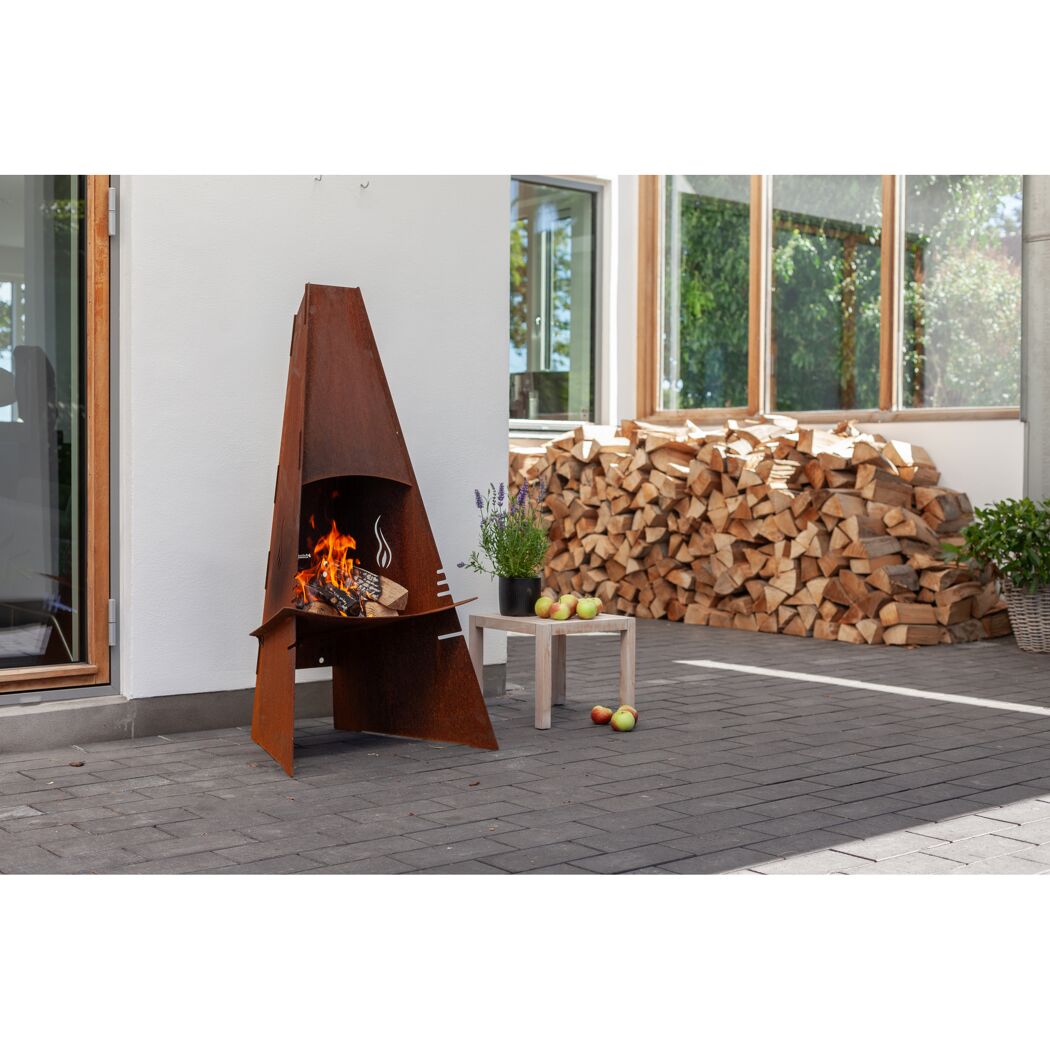 Aduro Gartenkamin mit Feuer