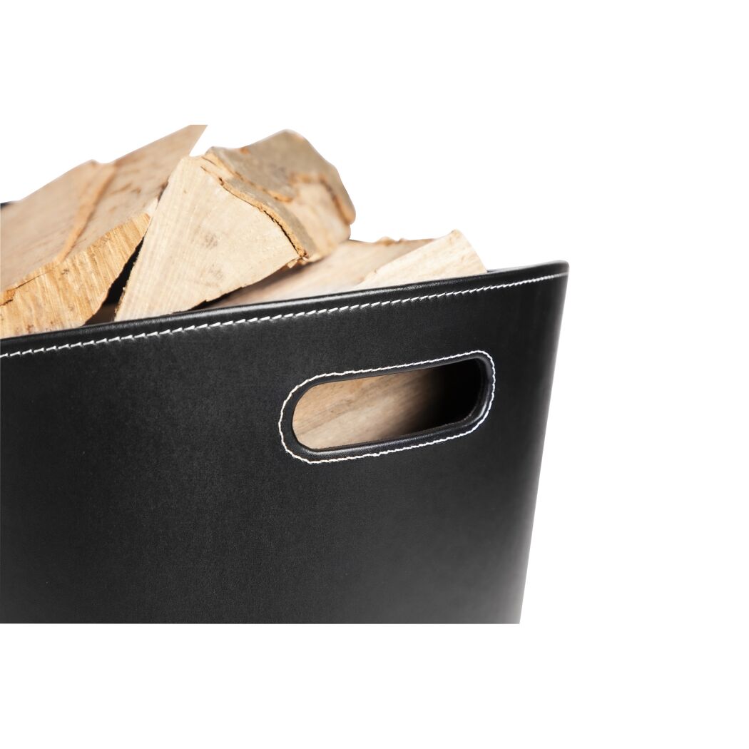 Schwarzer Leder-Holzkorb mit Brennholz