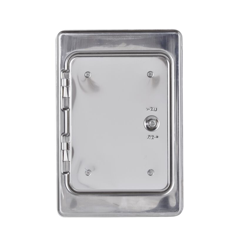Metallene Kamintür mit Griff