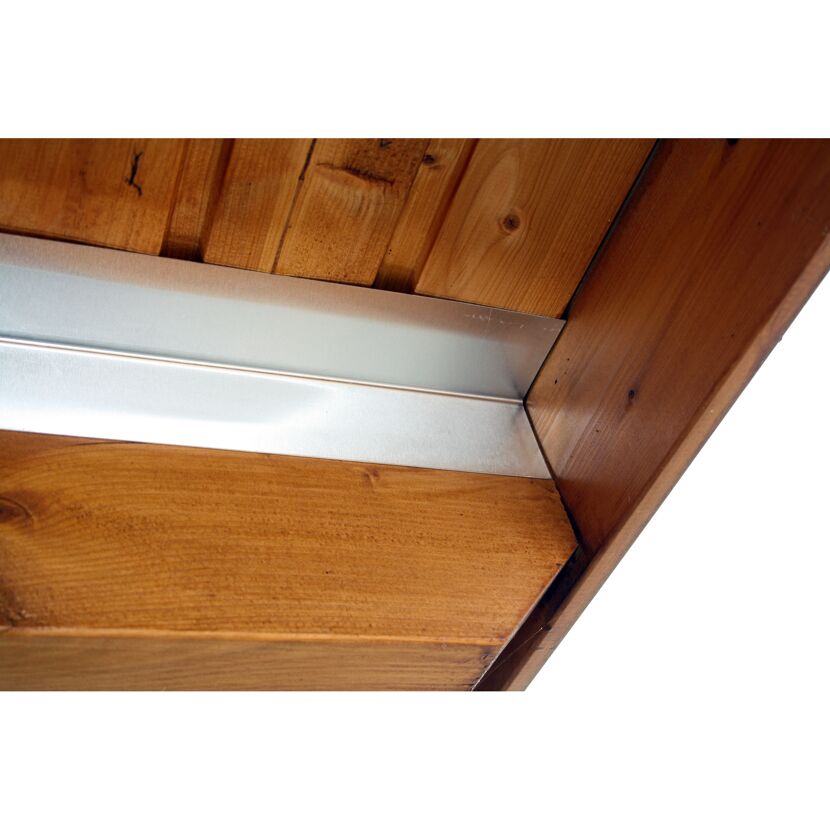 Holzpaneele mit Winkelprofil