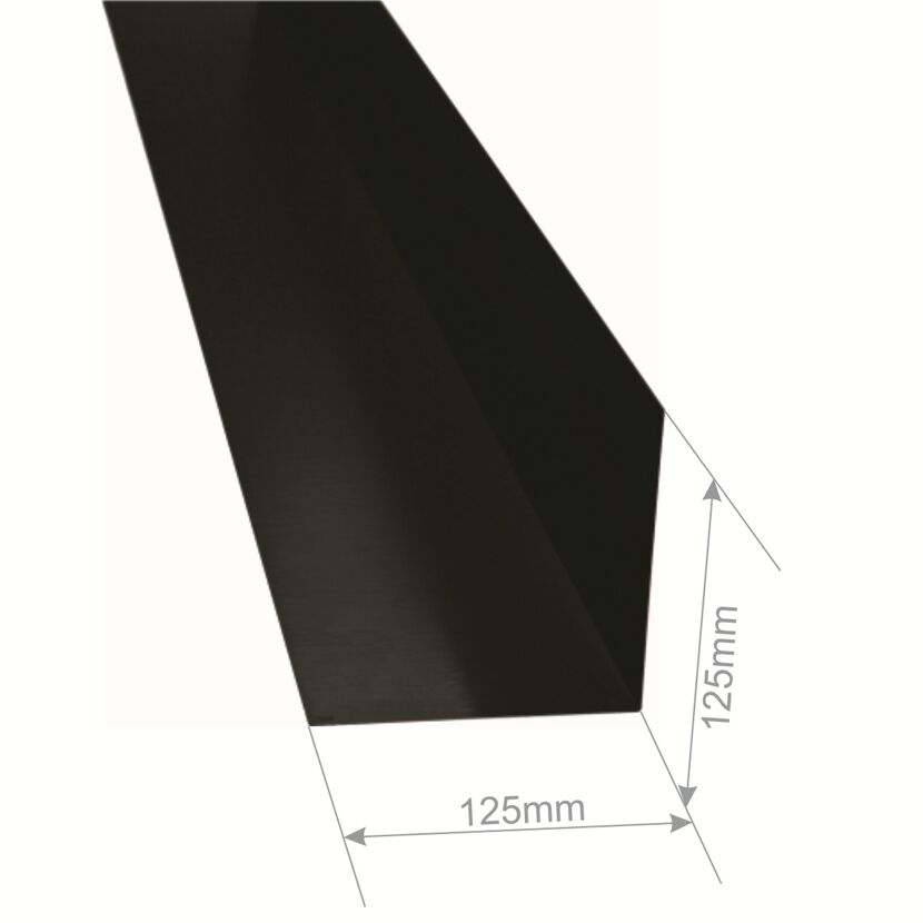 Schwarzes Winkelblech mit den Maßen 125 x 125 mm