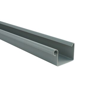 Dachrinne mit Fallrohr