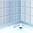 Blaue Duschwanne mit Abfluss