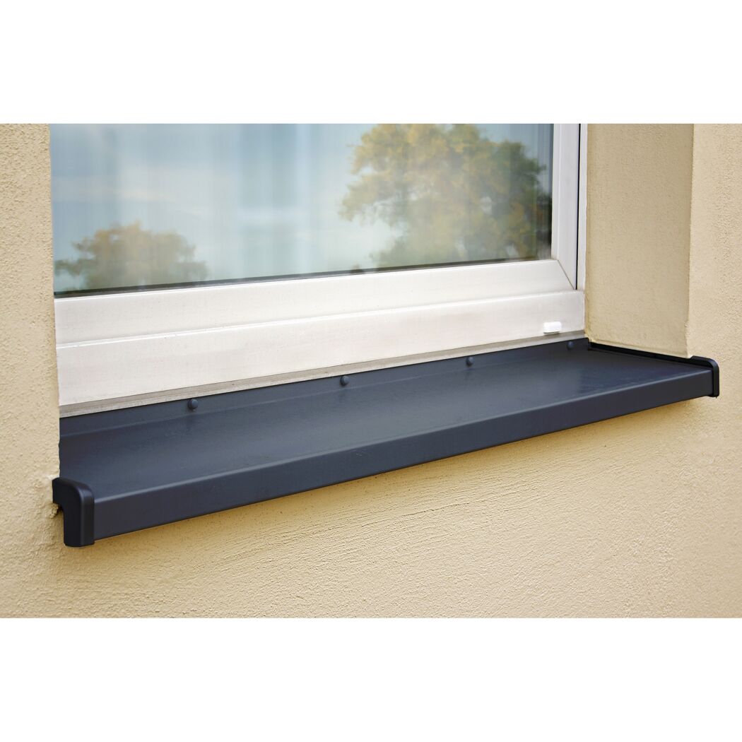 Schwarzes Fensterbrett aus PVC