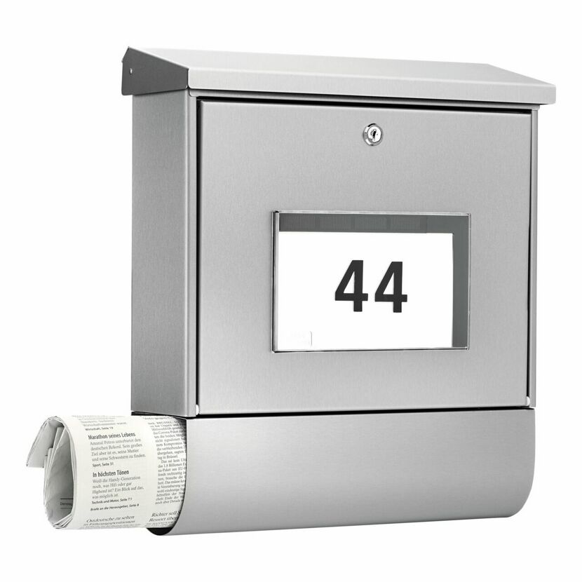 Briefkasten mit Zeitungsrolle, Hausnummer 44