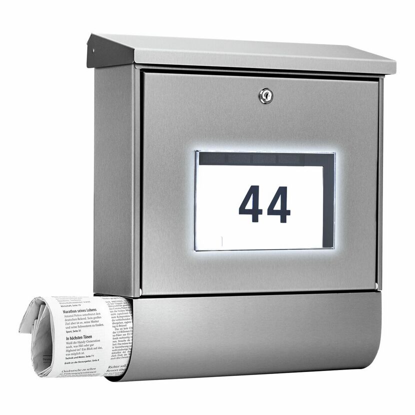 Briefkasten mit Zeitungsfach und beleuchteter Hausnummer 44