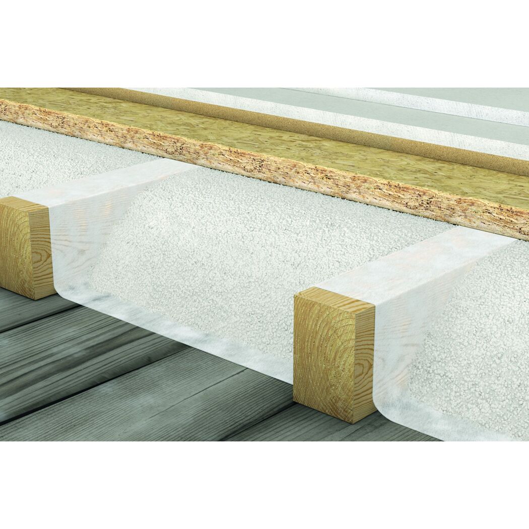 Dämmmaterial zwischen Holzbalken