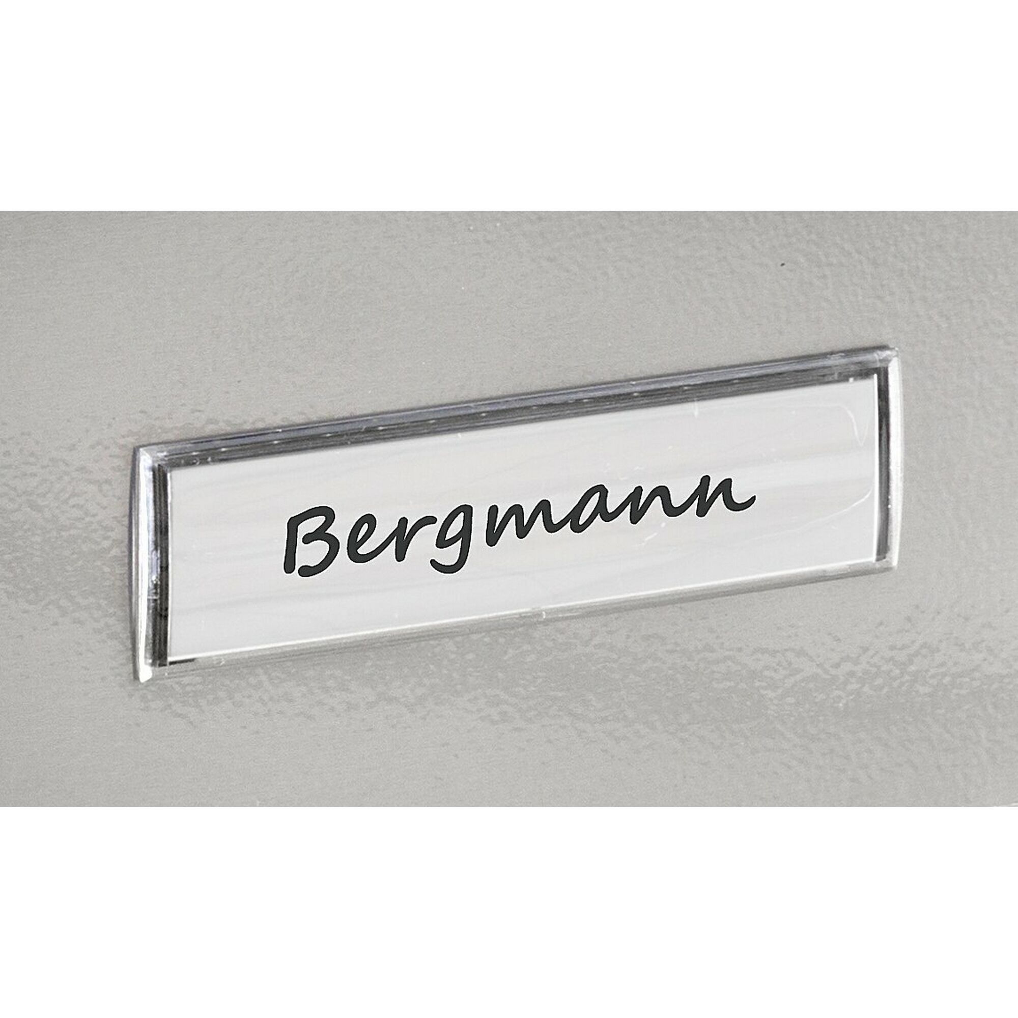 Namensfenster für Briefkasten mit dem Namen Bergmann