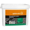 Weißer Eimer mit Quick-Mix Pflasterfugenmörtel