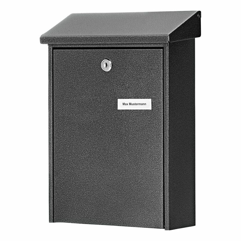 Grauer Metallbriefkasten mit Namensschild.
