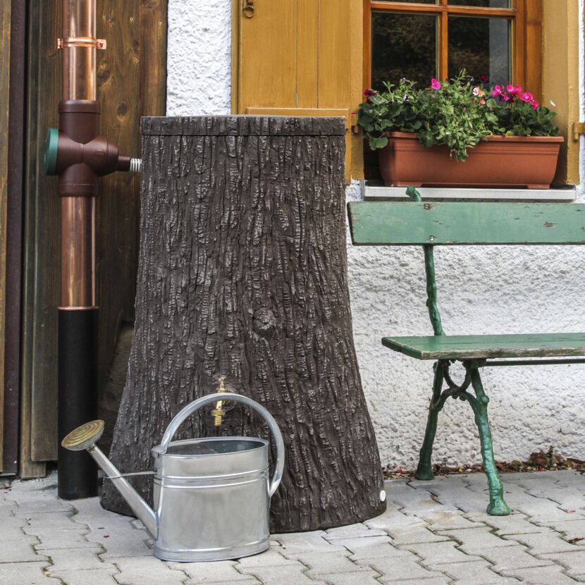 Regentonne Little Tree 250l dunkelbraun mit Gießkanne