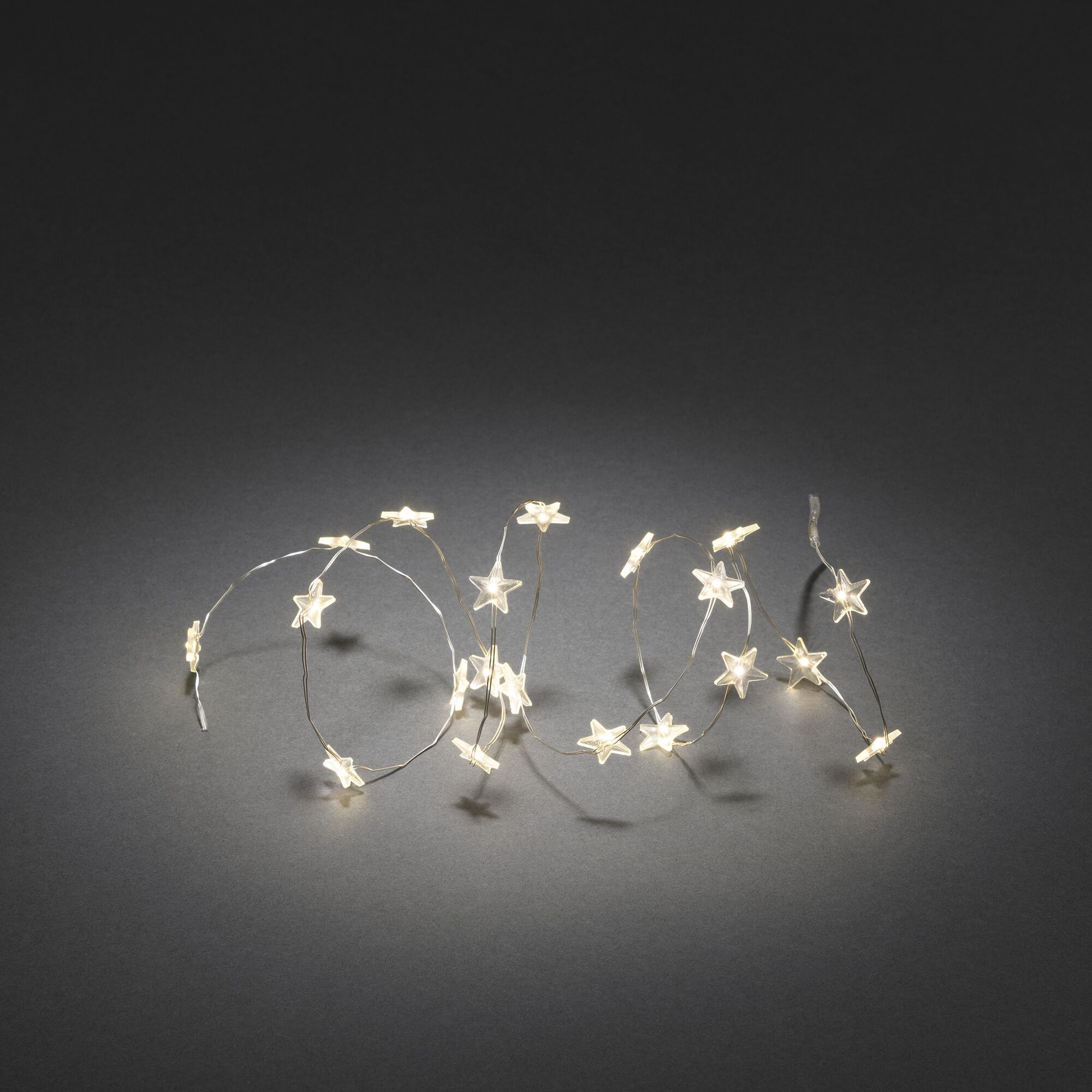 Lichterkette mit Sternen, warm-weiß.