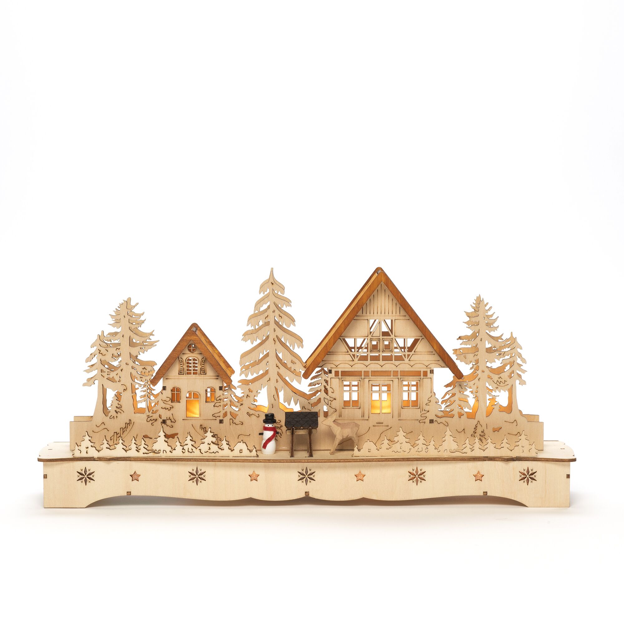 Beleuchtetes Weihnachtsdorf aus Holz