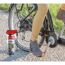 Mellerud Wunderöl Multifunktionsspray neben Fahrrad