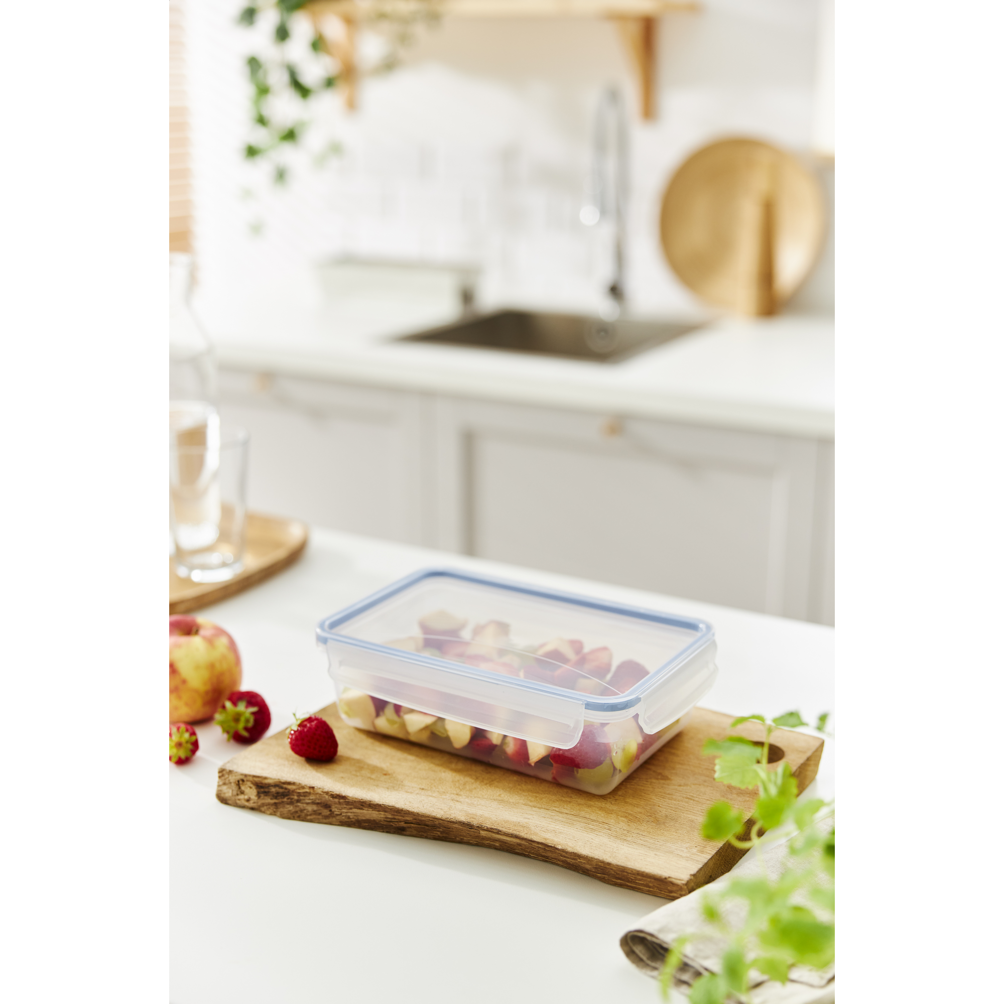 Frischhaltedose 'CLIC & LOCK' 1,5 l transparent