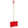 Roter Schneeschieber mit Metallschaufelkante