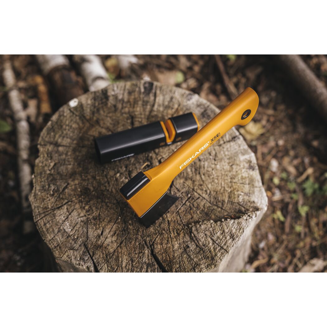 Fiskars X5 Axt und Messerschärfer