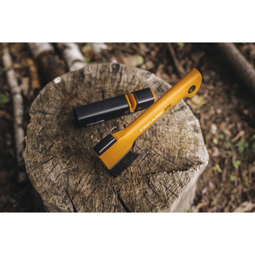 Fiskars X5 Axt und Messerschärfer