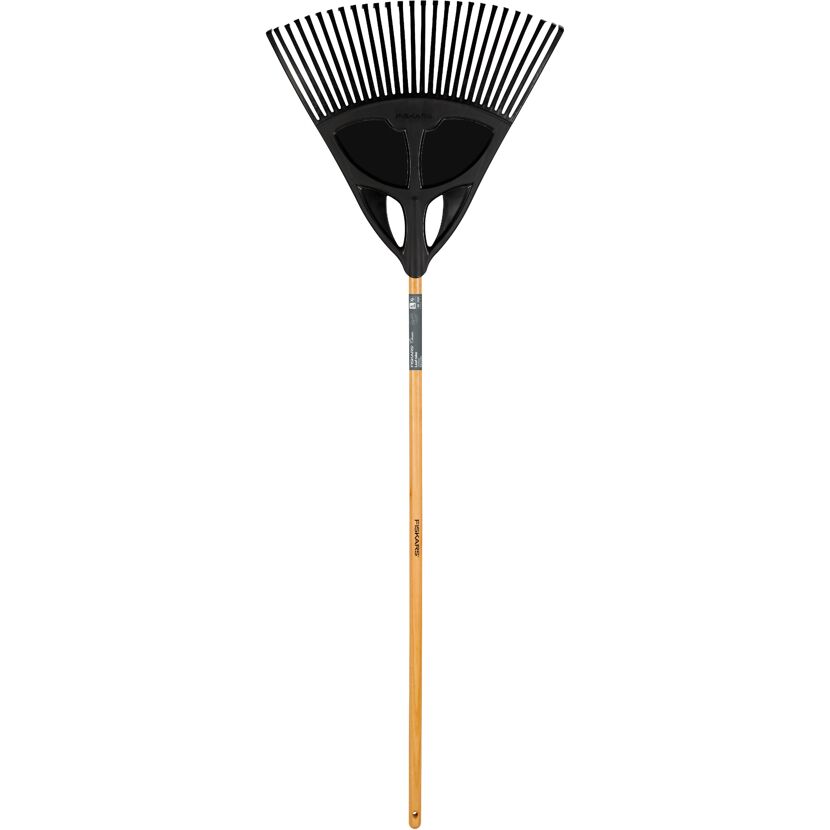 Laubrechen von Fiskars mit Holzstiel