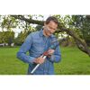 Person hält Gartenschere mit Seilzug