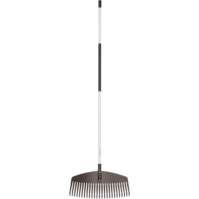 Laubrechen von Fiskars mit langem Stiel