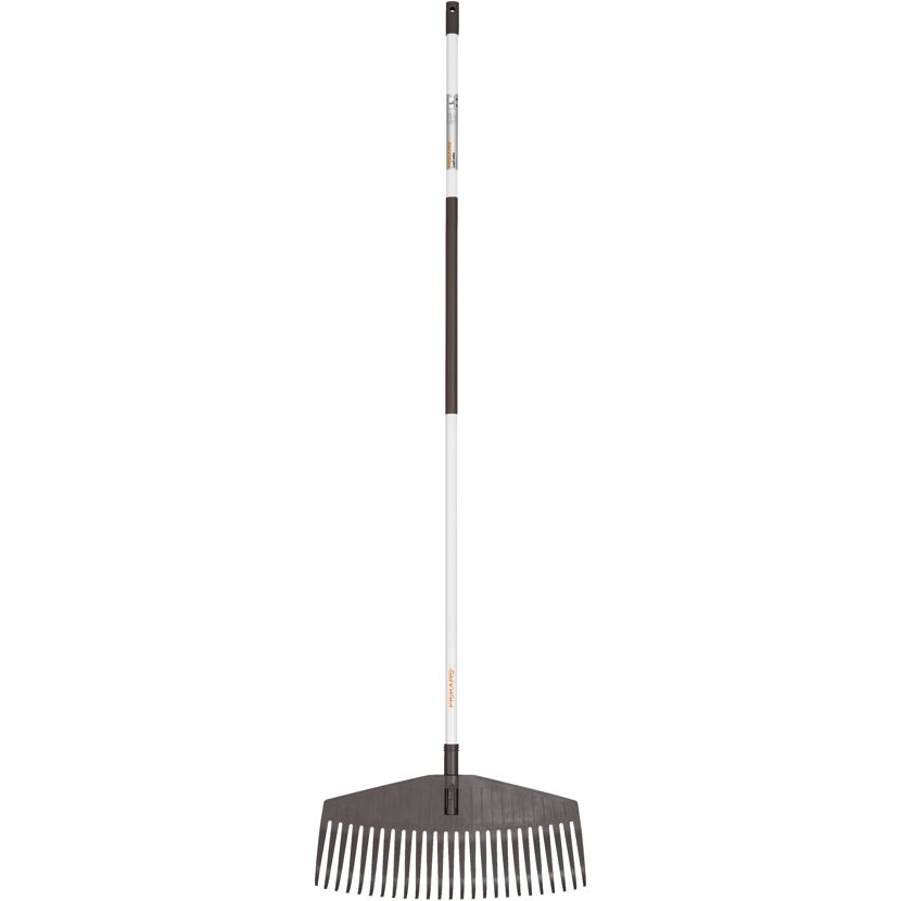 Laubrechen mit langem Stiel von Fiskars