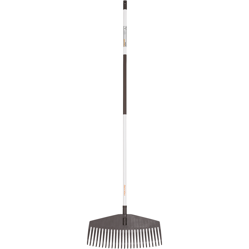 Laubrechen mit langem Stiel von Fiskars