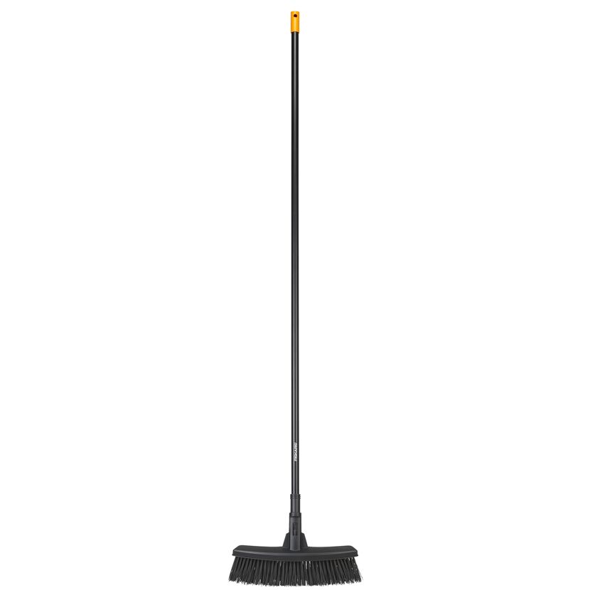 Fiskars Allzweckbesen Solid M mit langem Stiel