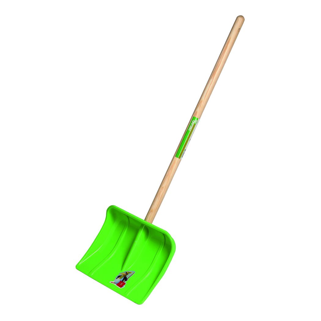Grüne Schneeschaufel mit Holzstiel