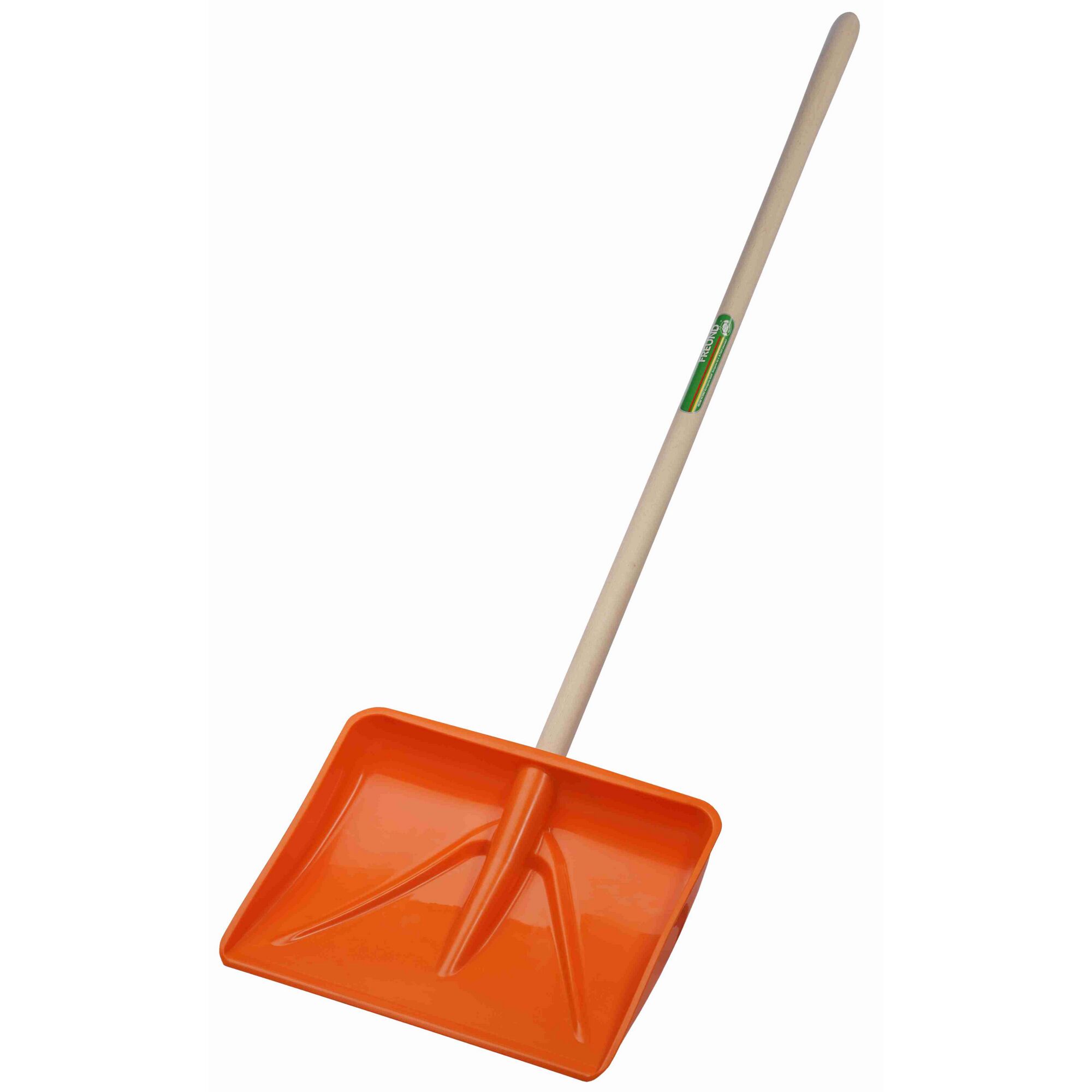 Orangefarbene Schneeschaufel mit Holzstiel